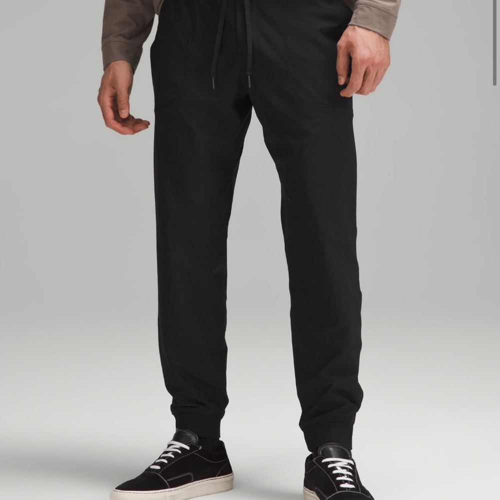 Mens New With Tags Lululemon ABC jogger Black size small